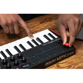 Akai MPK MKIII Music&Lights